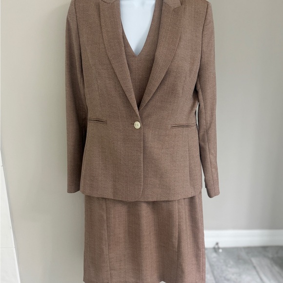 Reiss Brown V-Neck Mini Suit Dress - Picture 8 of 9